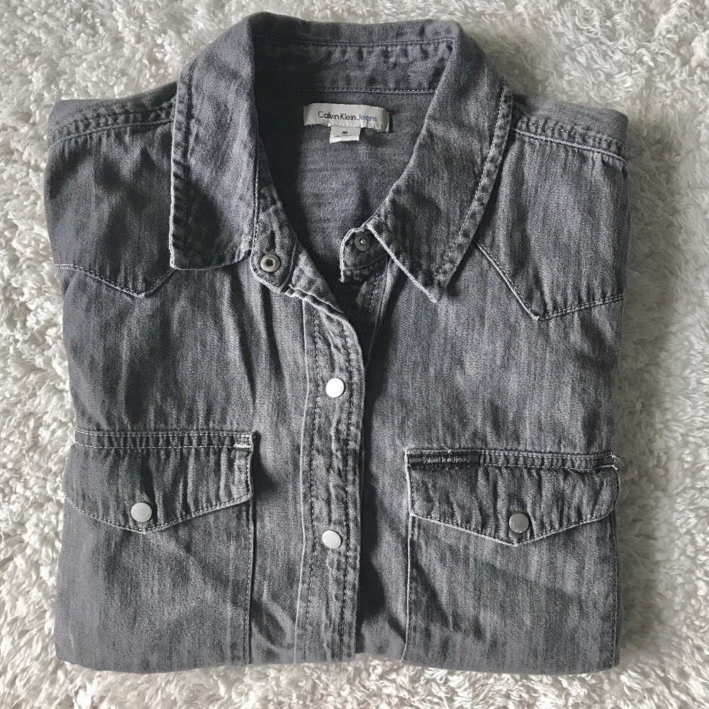 Calvin Klein Jeans Gray Long Sleeve Button Down Women’s Size Medium